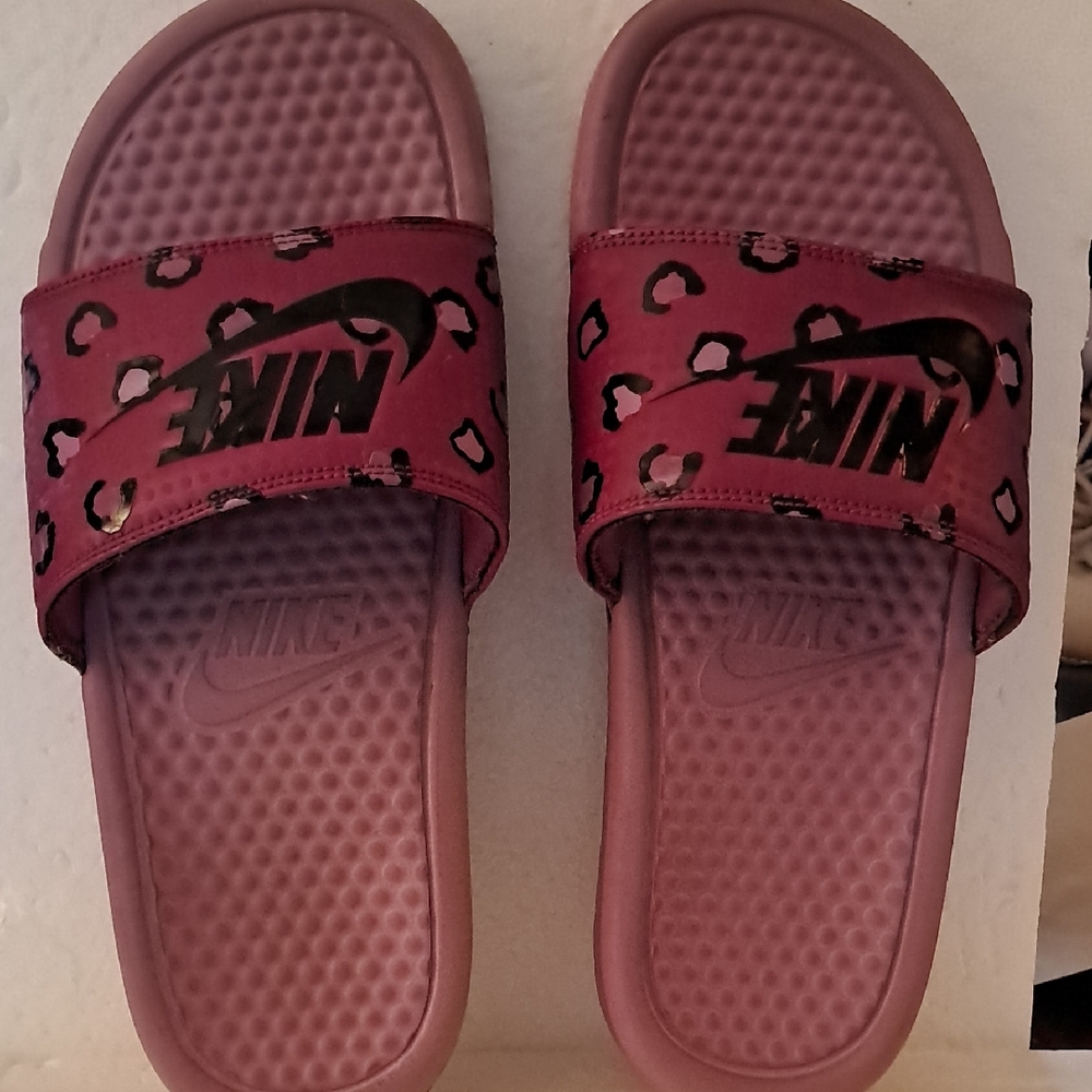 Nike womans Sandals - Red Leopard Print
